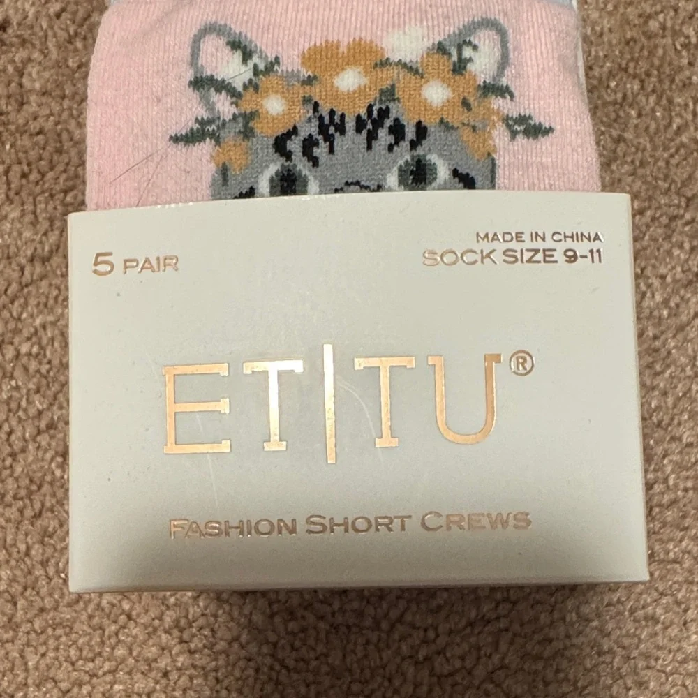 Cat Patterned Crew Socks - Multicolor - Picture 2 of 9